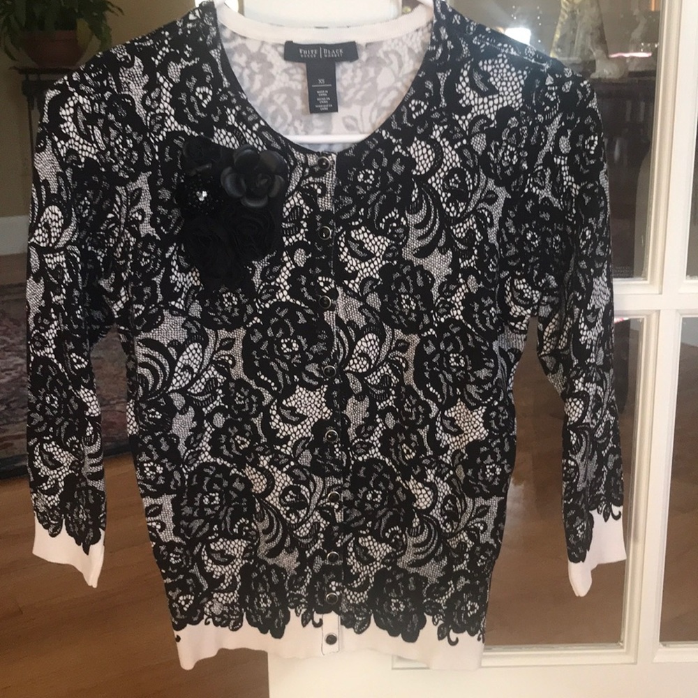 WHITE HOUSE/BLACK MARKET sweater - Size: XS